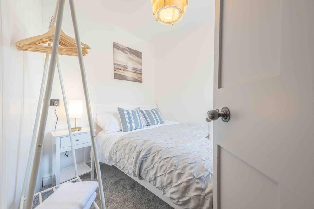 The Lymington Sailor'S Cottage Exterior photo